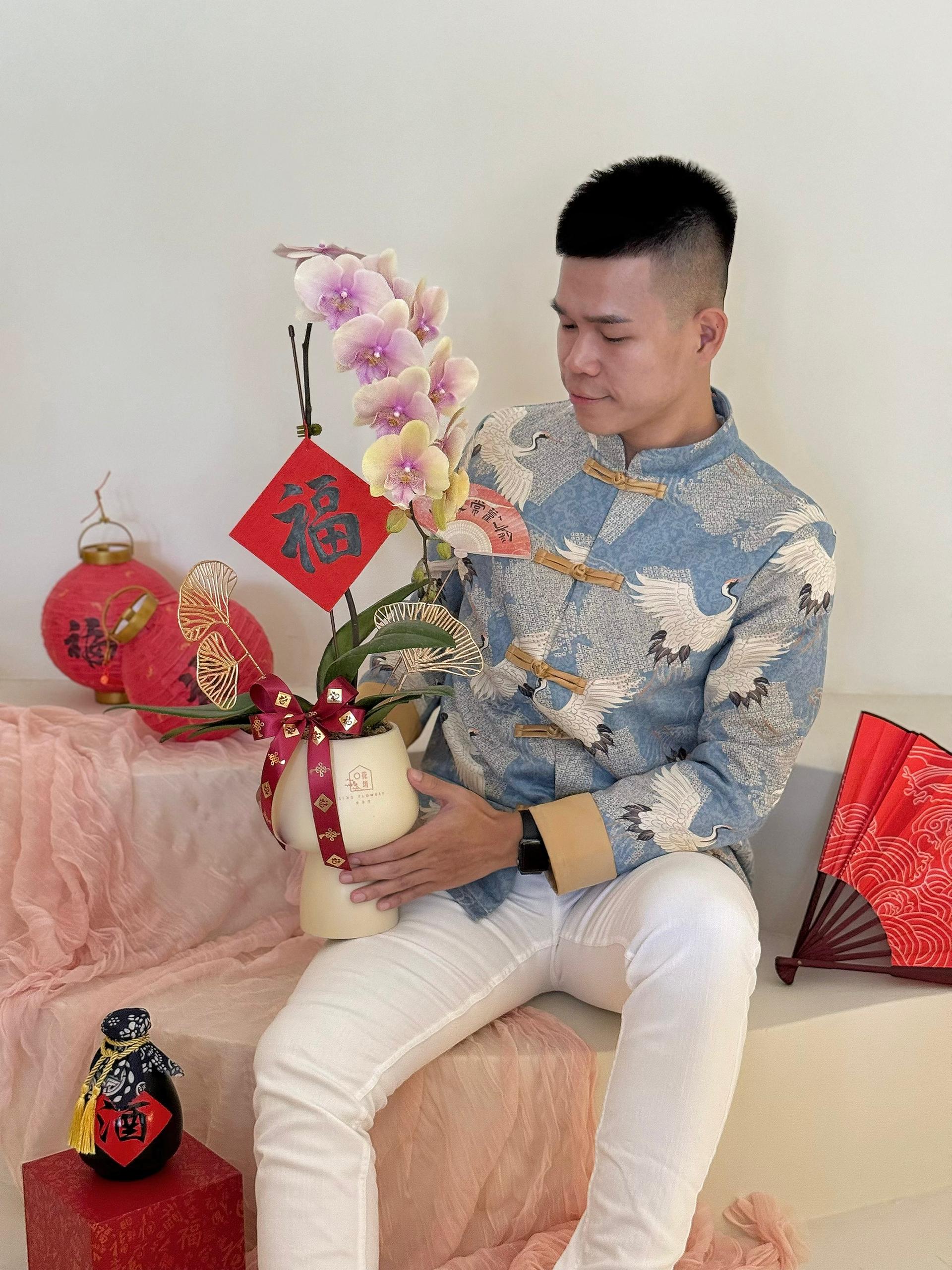 Orchid Elegance 蝶兰瑶